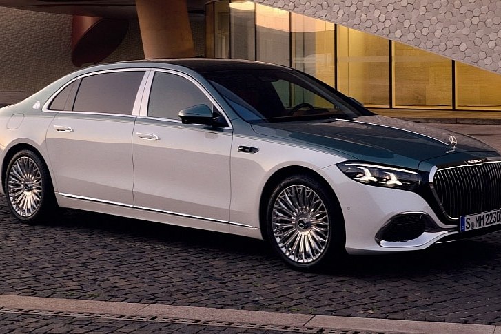 Executive sedan for corporate and airport transfers